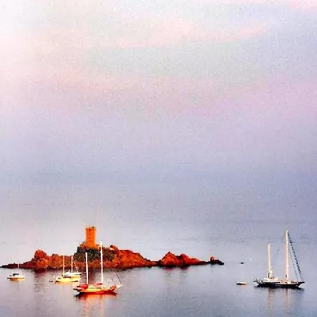 Kemping Paradis Bleu Et Ile D'or *