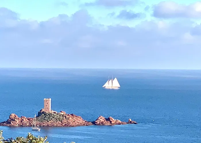 Paradis Bleu Et Ile D'or