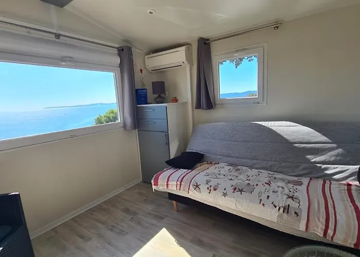 Camping Paradis Bleu Et Ile D'or *