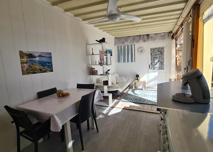 Camping Paradis Bleu Et Ile D'or Saint-Raphaël